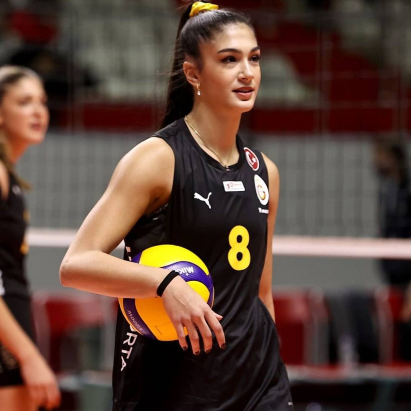 Yasemin Güveli Galatasaray'da yeniden doğdu gözünü bakın nereye dikti - Fotoğraf: 3